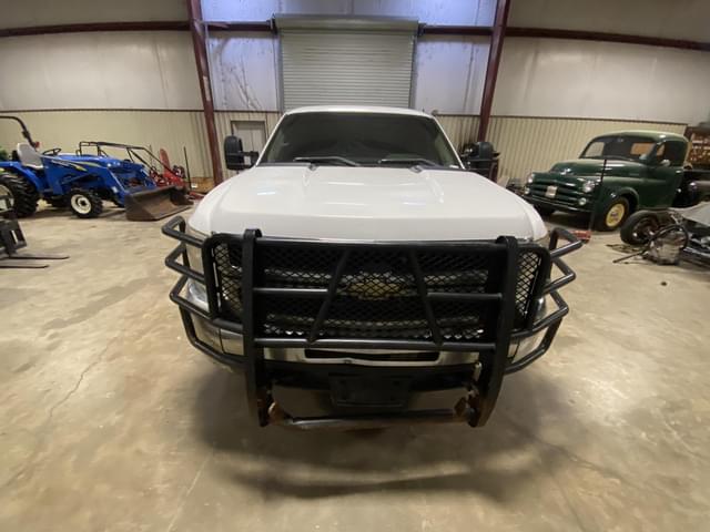 Image of Chevrolet 2500HD equipment image 2