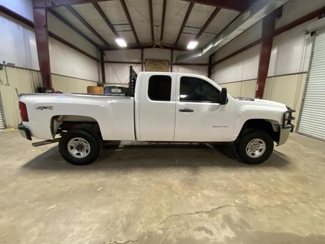 Image of Chevrolet 2500HD equipment image 1