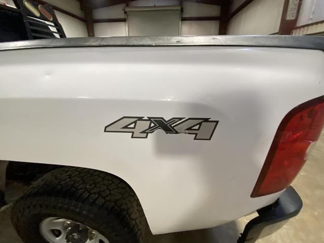 Image of Chevrolet 2500HD equipment image 4