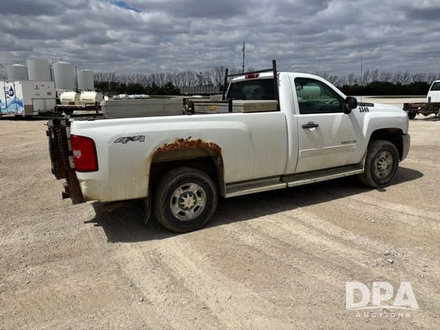 Image of Chevrolet 2500HD equipment image 4