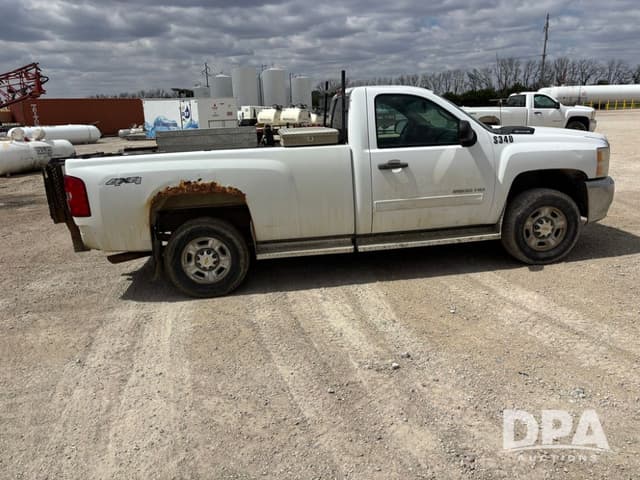 Image of Chevrolet 2500HD equipment image 3