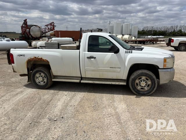 Image of Chevrolet 2500HD equipment image 2