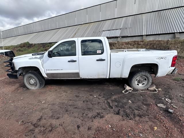 Image of Chevrolet 2500HD equipment image 1