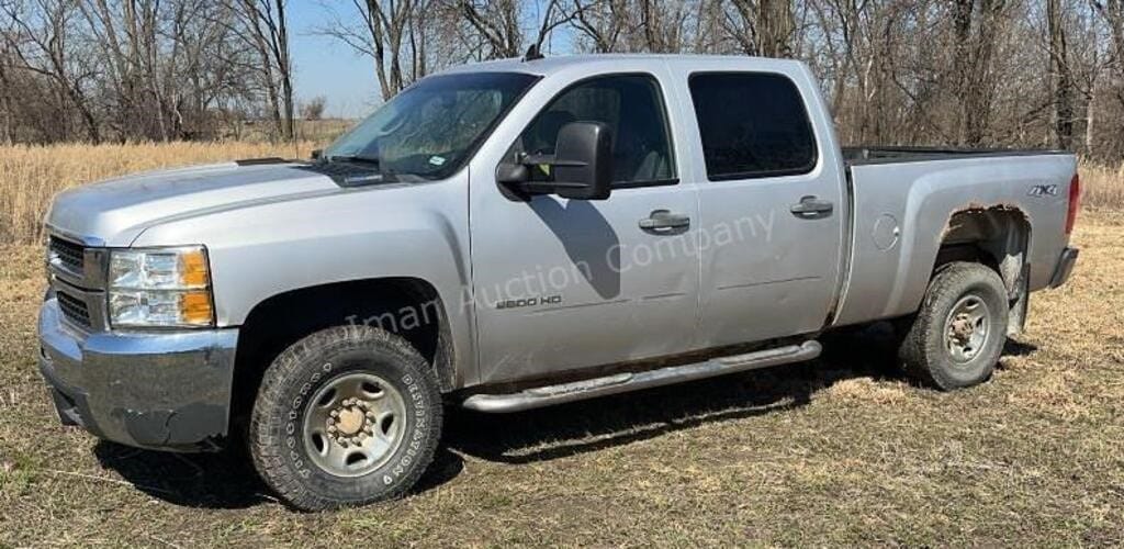 2010 Chevrolet 2500HD Equipment Image0