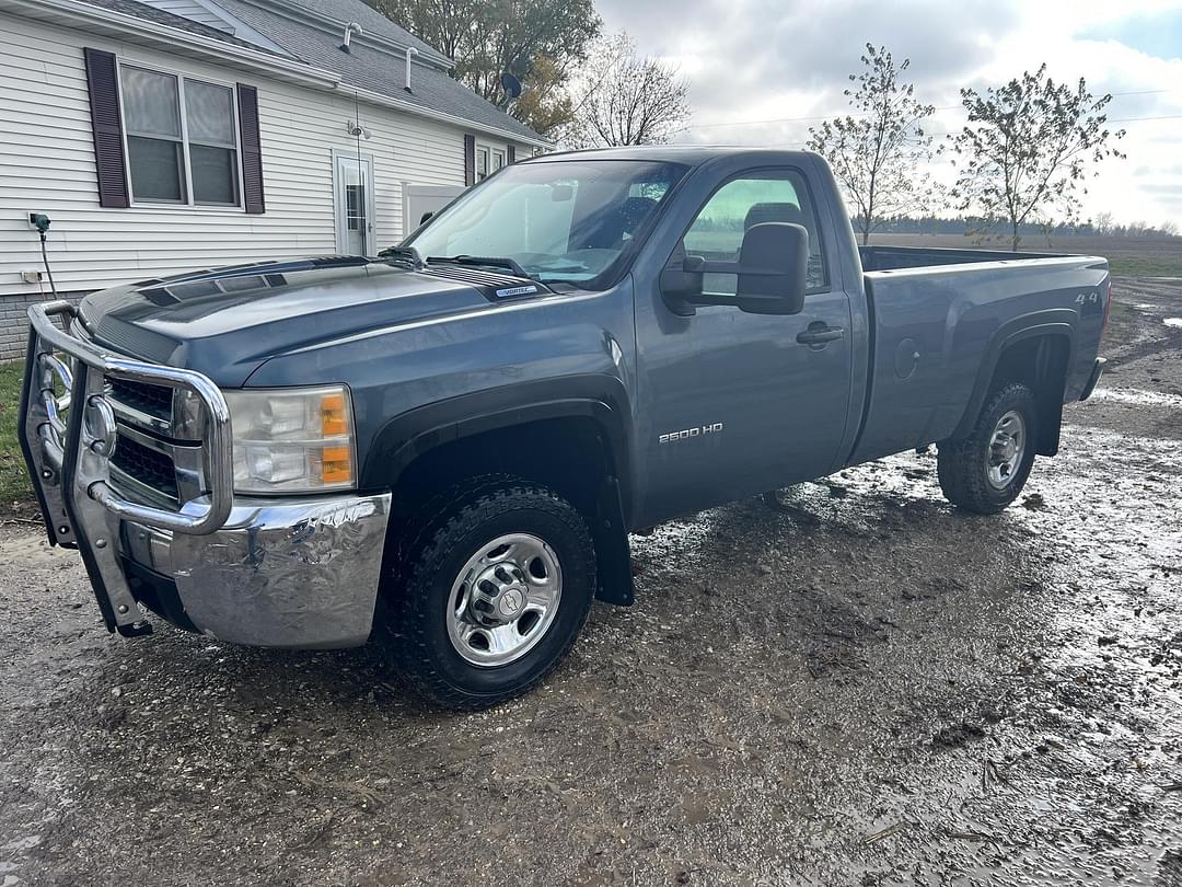 Image of Chevrolet 2500HD Primary image