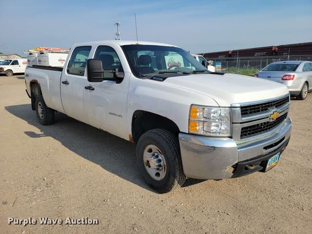 Image of Chevrolet 2500HD equipment image 2