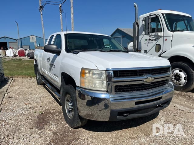 Image of Chevrolet 2500HD equipment image 3