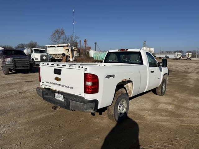 Image of Chevrolet 2500HD equipment image 2