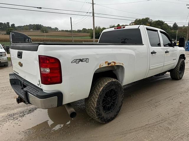 Image of Chevrolet 2500HD equipment image 4