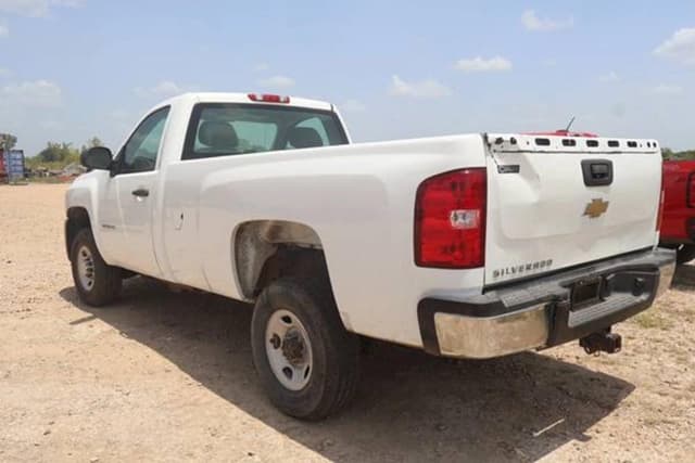 Image of Chevrolet 2500HD equipment image 3