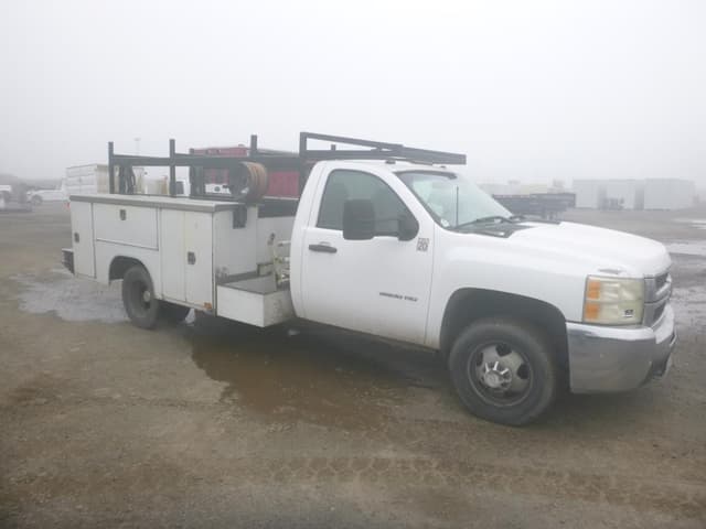 Image of Chevrolet 3500 equipment image 1