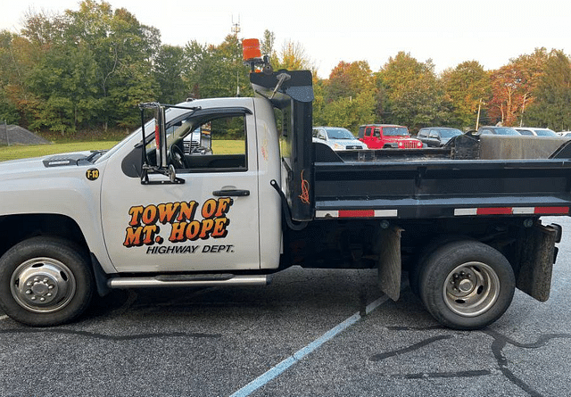 Image of Chevrolet 3500HD equipment image 1