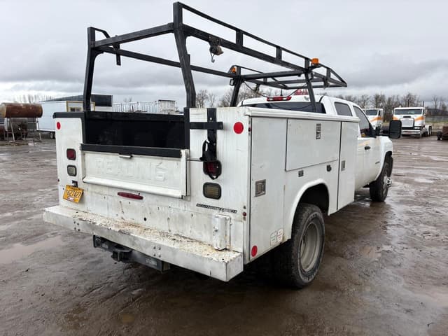 Image of Chevrolet 3500HD equipment image 2