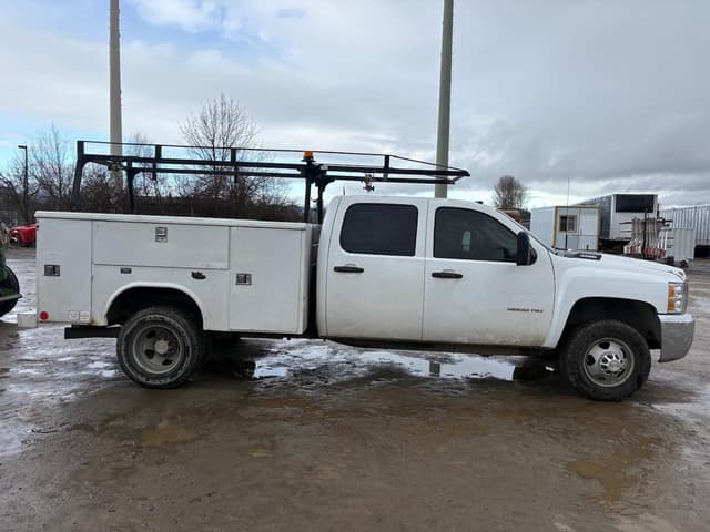Image of Chevrolet 3500HD equipment image 3
