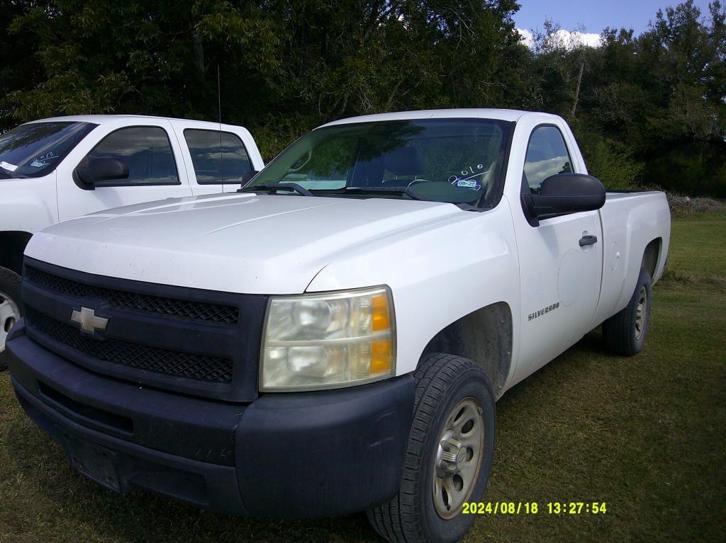 Image of Chevrolet Silverado Primary image