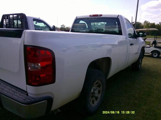 Image of Chevrolet Silverado equipment image 3