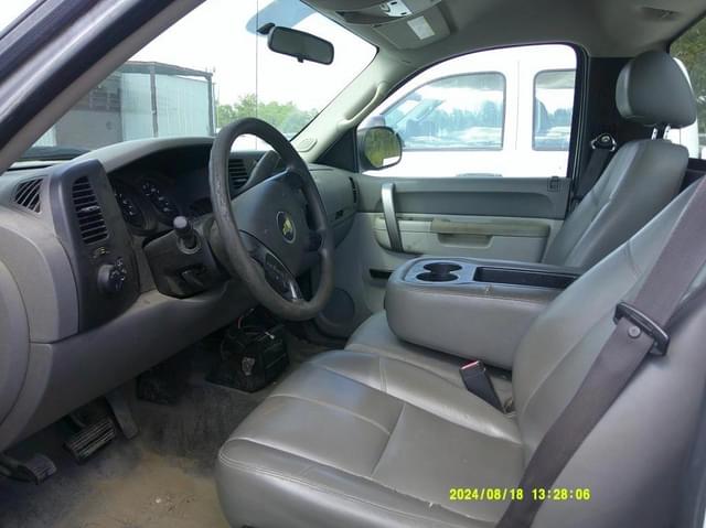 Image of Chevrolet Silverado equipment image 1