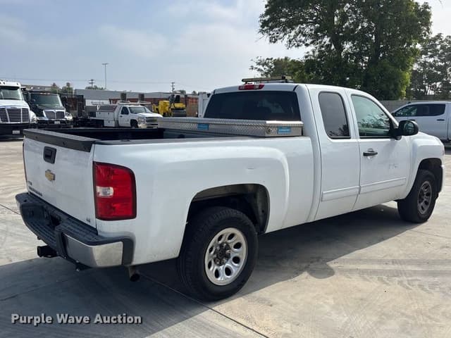 Image of Chevrolet Silverado equipment image 4
