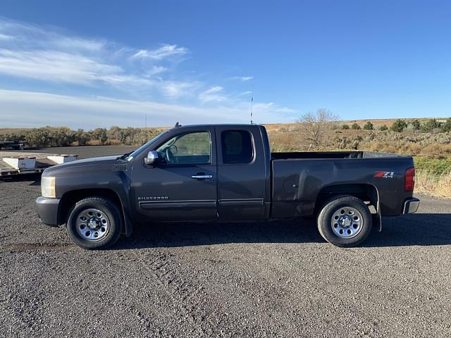 Image of Chevrolet 1500 equipment image 1