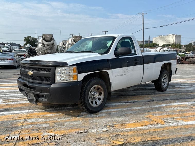 2010 Chevrolet 1500 Equipment Image0