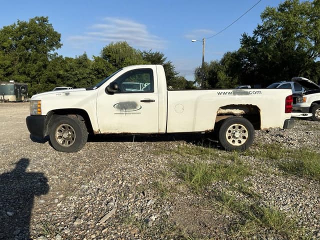 Image of Chevrolet Silverado equipment image 1