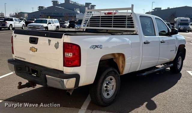 Image of Chevrolet 2500 equipment image 4