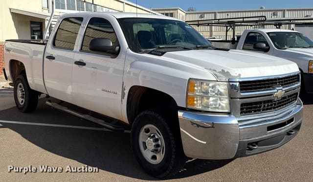 Image of Chevrolet 2500 equipment image 2