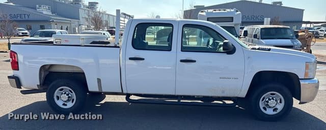 Image of Chevrolet 2500 equipment image 3