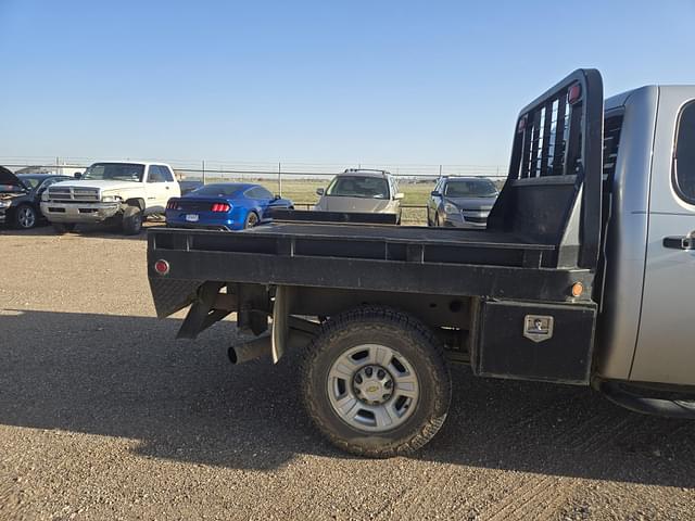 Image of Chevrolet 2500 equipment image 2