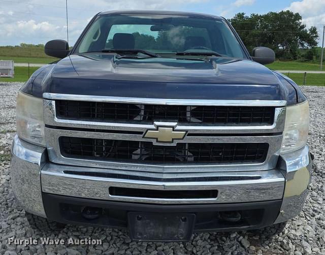 Image of Chevrolet 2500 equipment image 1