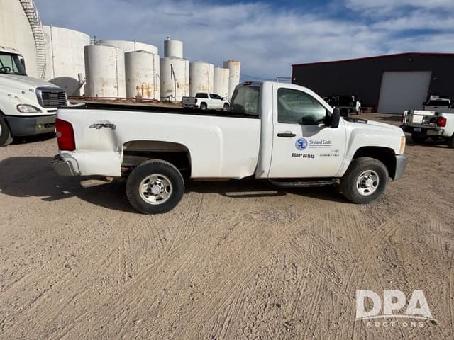 Image of Chevrolet 2500HD equipment image 2