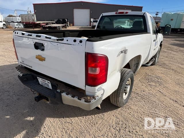 Image of Chevrolet 2500HD equipment image 4