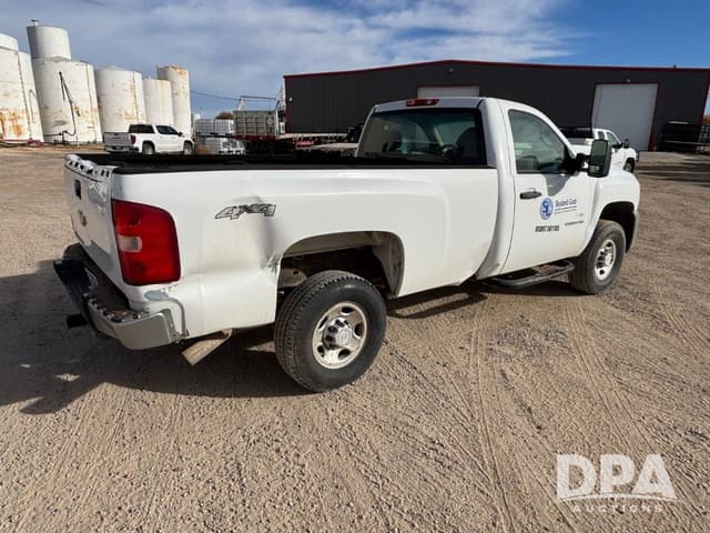 Image of Chevrolet 2500HD equipment image 3