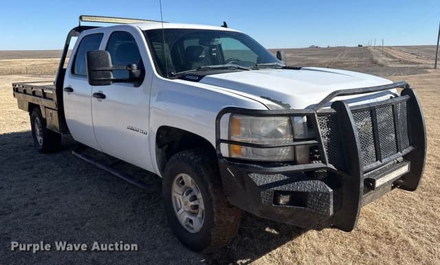 Image of Chevrolet 2500HD equipment image 2