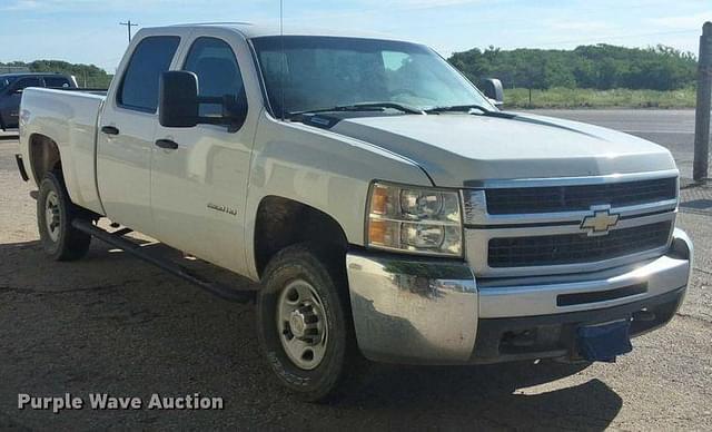Image of Chevrolet 2500HD equipment image 2