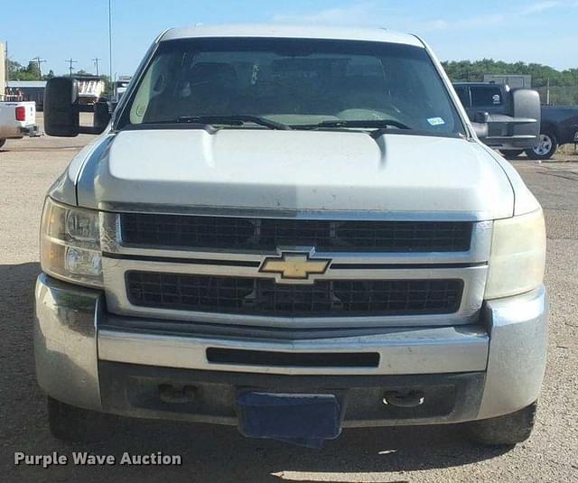 Image of Chevrolet 2500HD equipment image 1