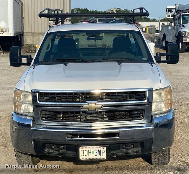 Image of Chevrolet 2500HD equipment image 1