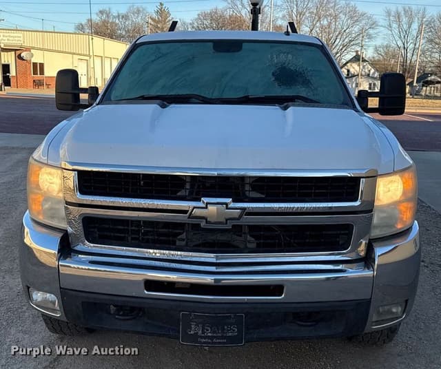 Image of Chevrolet 2500HD equipment image 1