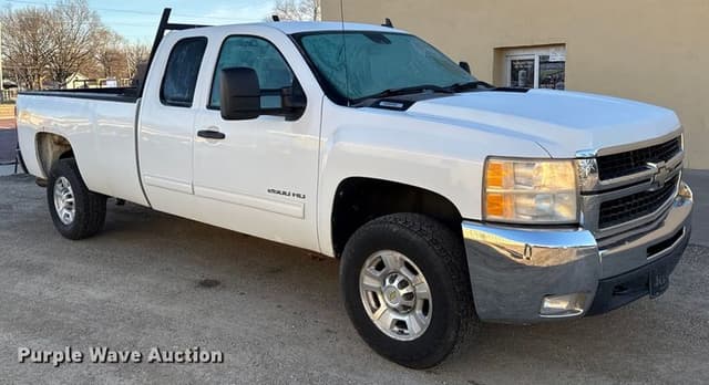 Image of Chevrolet 2500HD equipment image 2