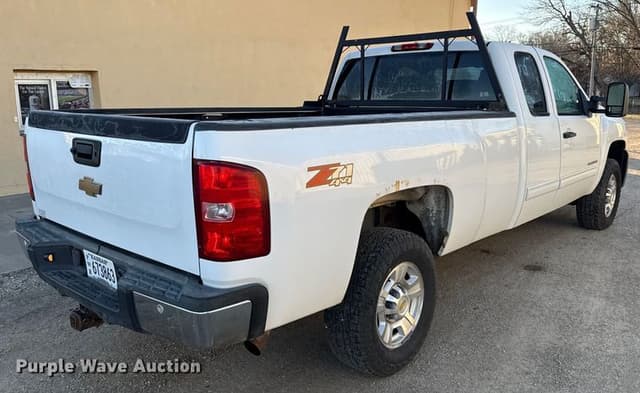 Image of Chevrolet 2500HD equipment image 4