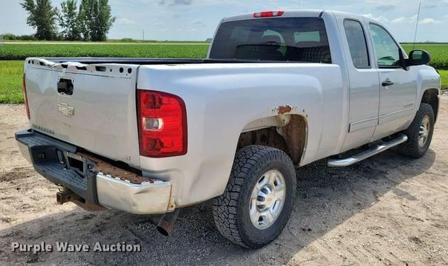 Image of Chevrolet 2500HD equipment image 4