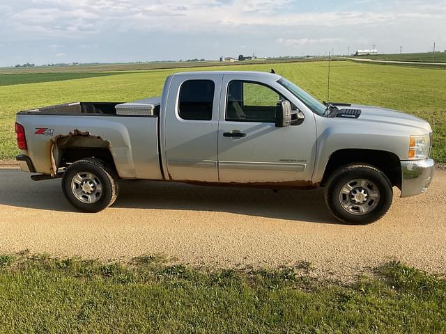 Image of Chevrolet 2500HD equipment image 4