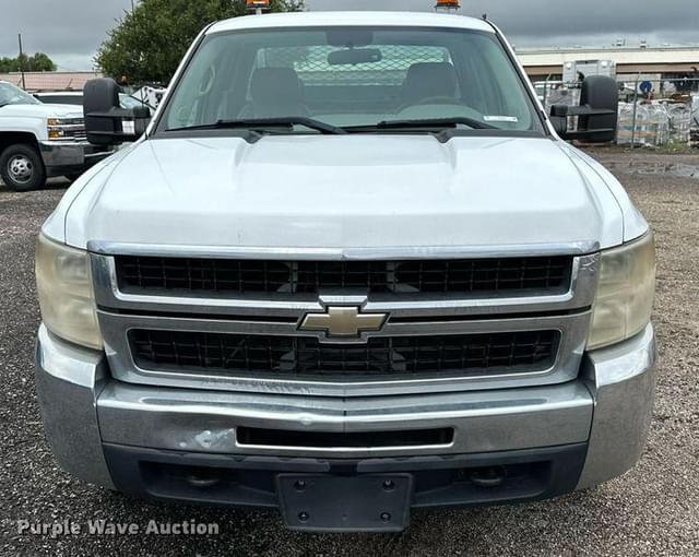Image of Chevrolet 2500HD equipment image 1