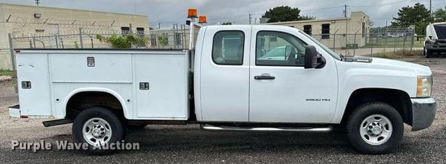 Image of Chevrolet 2500HD equipment image 3