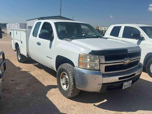 Image of Chevrolet 3500 equipment image 1