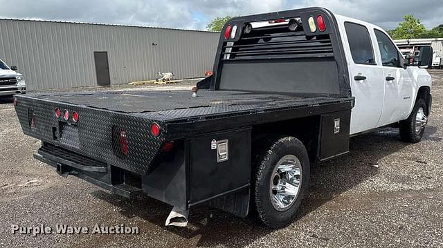 Image of Chevrolet 3500HD equipment image 4