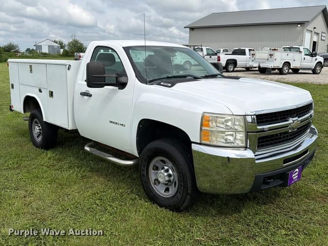Image of Chevrolet 3500HD equipment image 2