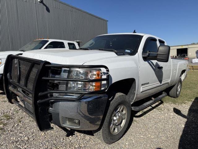 2010 Chevrolet Silverado Equipment Image0