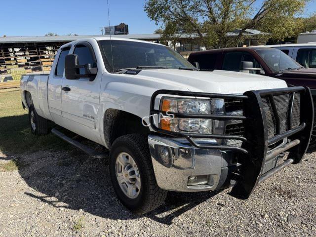 Image of Chevrolet Silverado equipment image 2