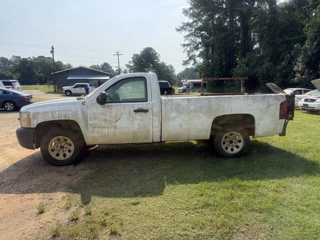 Image of Chevrolet Silverado equipment image 1